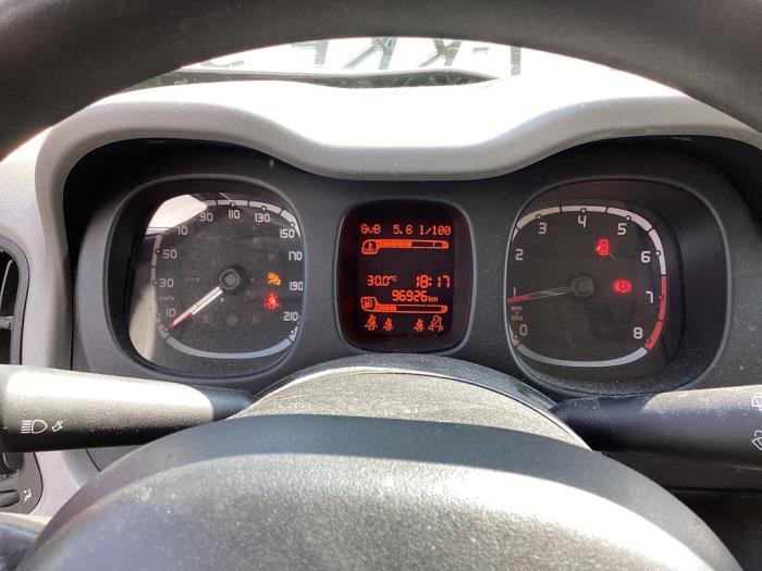 Fiat Panda/Pandina 0.9 TwinAir 65 Sloopvoertuig (2013, Rood)