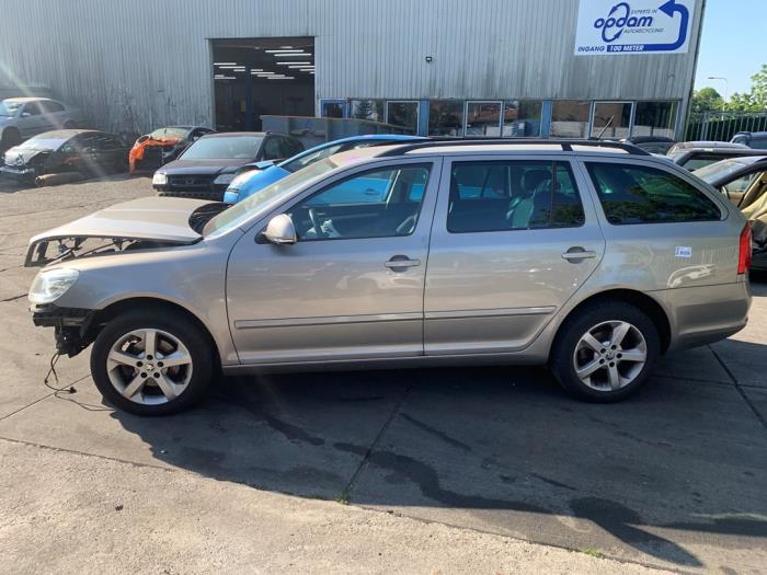 Skoda Octavia Combi 1.2 TSI Sloopvoertuig (2013, Beige)
