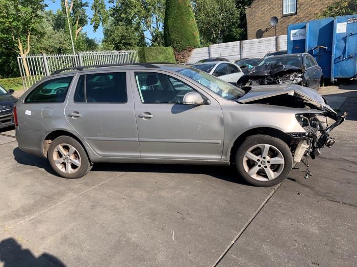 Skoda Octavia Combi 1.2 TSI Sloopvoertuig (2013, Beige)