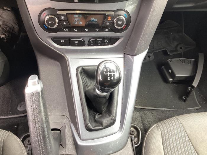 Ford Focus 3 Wagon 1.0 Ti-VCT EcoBoost 12V 125 Sloopvoertuig (2015, Zwart)