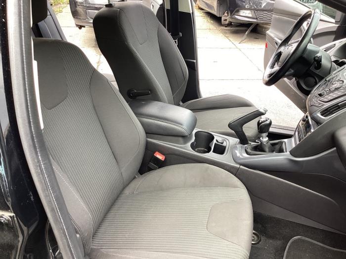 Ford Focus 3 Wagon 1.0 Ti-VCT EcoBoost 12V 125 Sloopvoertuig (2015, Zwart)