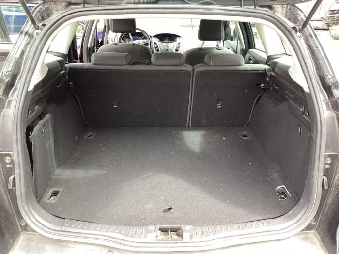 Ford Focus 3 Wagon 1.0 Ti-VCT EcoBoost 12V 125 Sloopvoertuig (2015, Zwart)