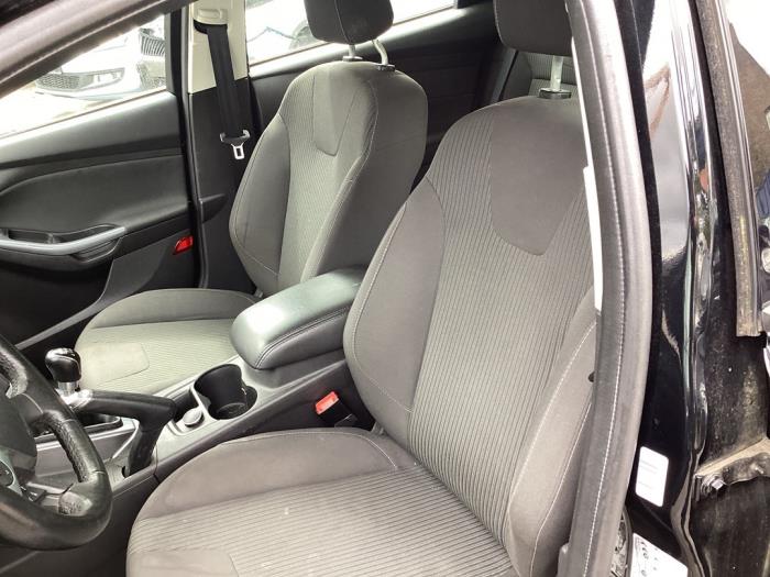 Ford Focus 3 Wagon 1.0 Ti-VCT EcoBoost 12V 125 Sloopvoertuig (2015, Zwart)