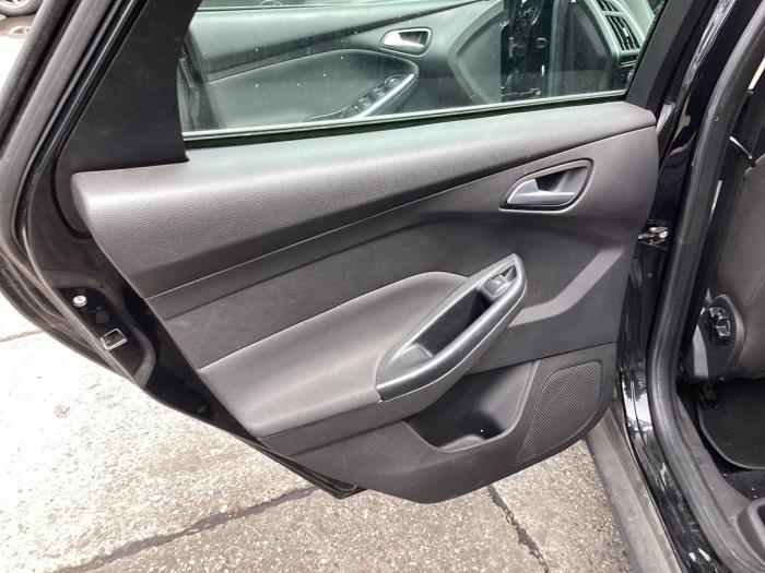 Ford Focus 3 Wagon 1.0 Ti-VCT EcoBoost 12V 125 Sloopvoertuig (2015, Zwart)