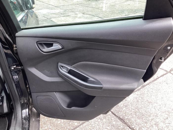 Ford Focus 3 Wagon 1.0 Ti-VCT EcoBoost 12V 125 Sloopvoertuig (2015, Zwart)