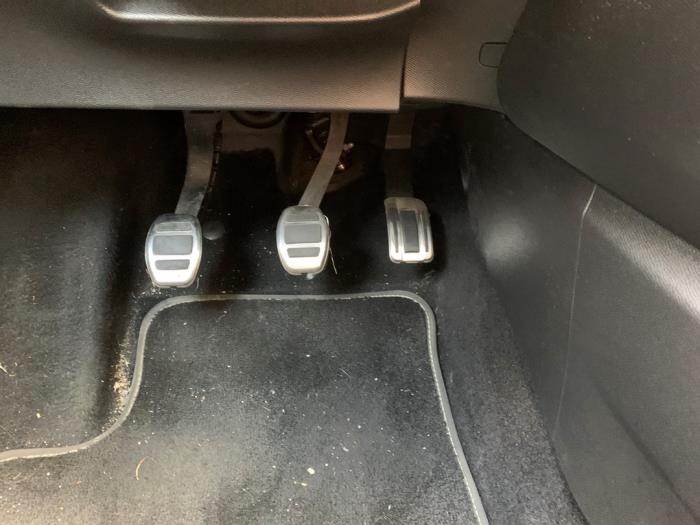 Peugeot 208 II 1.2 Vti 12V PureTech 100 Sloopvoertuig (2020, Geel)