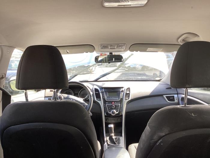 Hyundai i30 1.6 CRDi Blue Drive 16V VGT Sloopvoertuig (2012, Grijs)