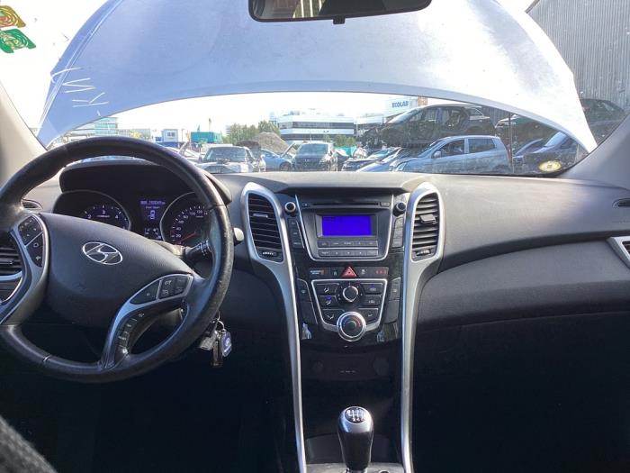 Hyundai i30 1.6 CRDi Blue Drive 16V VGT Sloopvoertuig (2012, Grijs)