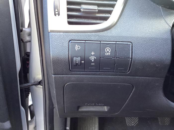 Hyundai i30 1.6 CRDi Blue Drive 16V VGT Sloopvoertuig (2012, Grijs)