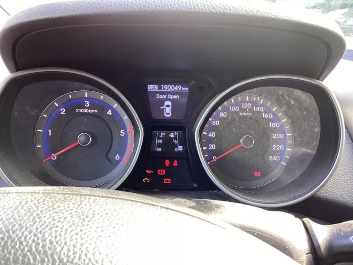 Hyundai i30 1.6 CRDi Blue Drive 16V VGT Sloopvoertuig (2012, Grijs)