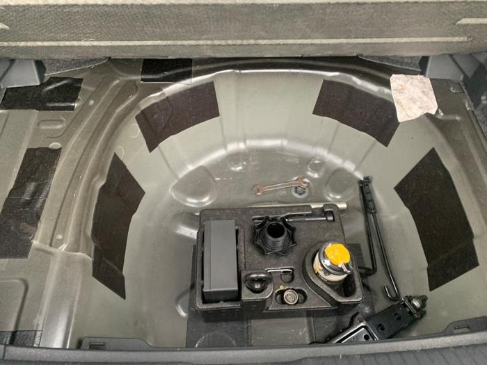 Volkswagen Polo VI 1.0 TSI 12V Sloopvoertuig (2017, Zwart)