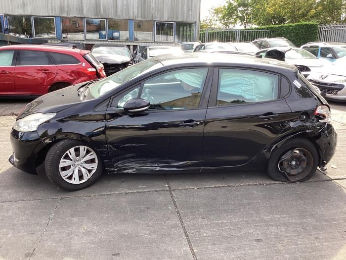 Peugeot 208 I 1.2 Vti 12V PureTech 82 Sloopvoertuig (2014, Zwart)