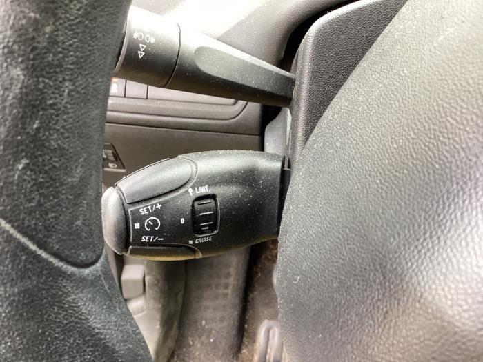 Peugeot 208 I 1.2 Vti 12V PureTech 82 Sloopvoertuig (2014, Zwart)