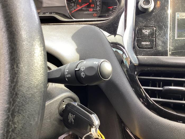 Peugeot 208 I 1.2 Vti 12V PureTech 82 Sloopvoertuig (2014, Zwart)