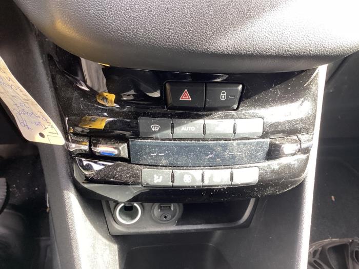 Peugeot 208 I 1.2 Vti 12V PureTech 82 Sloopvoertuig (2014, Zwart)