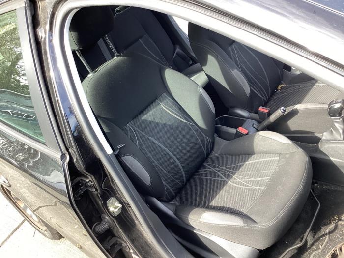 Peugeot 208 I 1.2 Vti 12V PureTech 82 Sloopvoertuig (2014, Zwart)