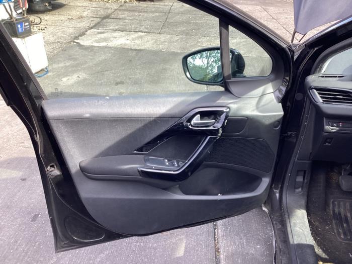 Peugeot 208 I 1.2 Vti 12V PureTech 82 Sloopvoertuig (2014, Zwart)