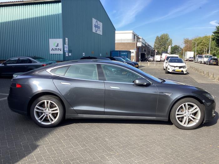 Tesla Model S 85D Schadevoertuig (2015, Grijs)