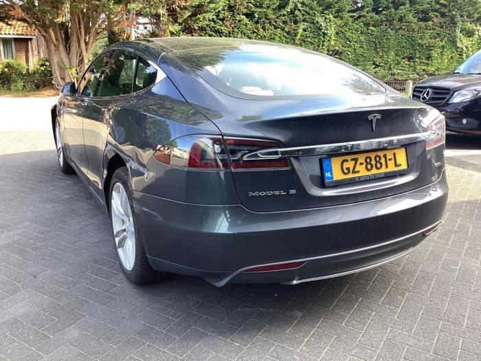 Tesla Model S 85D Schadevoertuig (2015, Grijs)