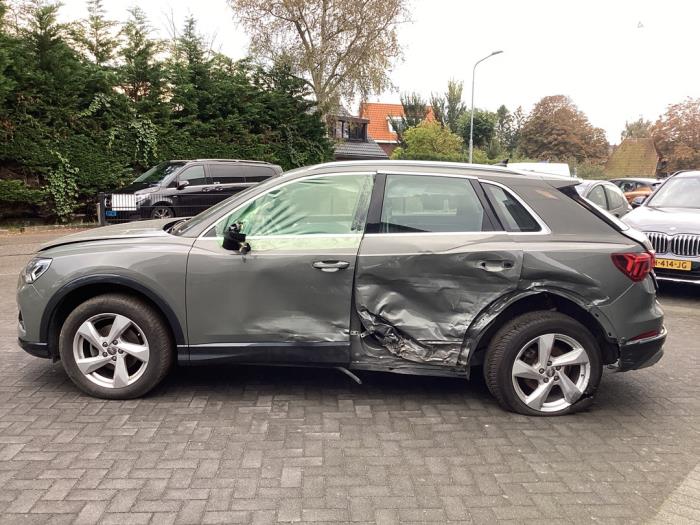 Audi Q3 1.5 35 TFSI 16V Sloopvoertuig (2019, Grijs)