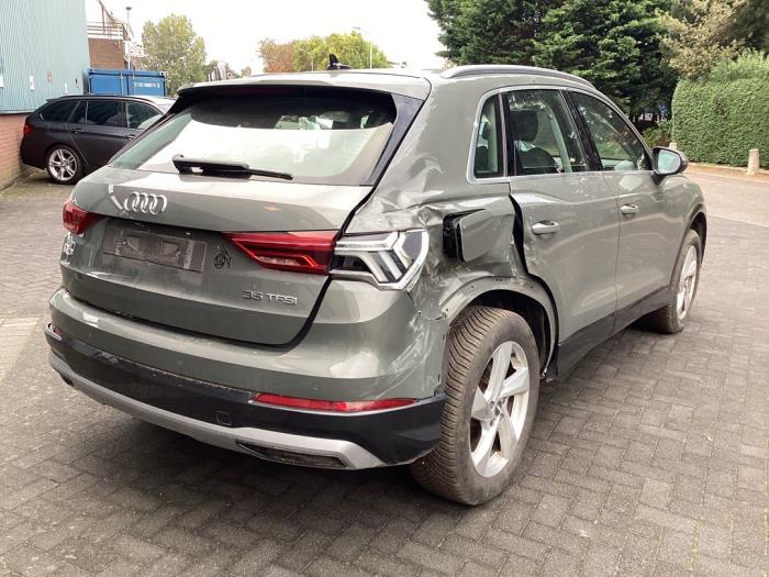 Audi Q3 1.5 35 TFSI 16V Sloopvoertuig (2019, Grijs)