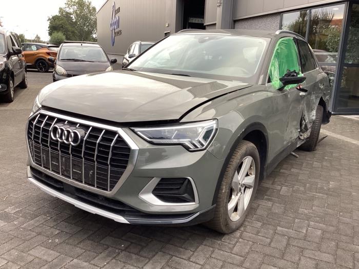 Audi Q3 1.5 35 TFSI 16V Sloopvoertuig (2019, Grijs)