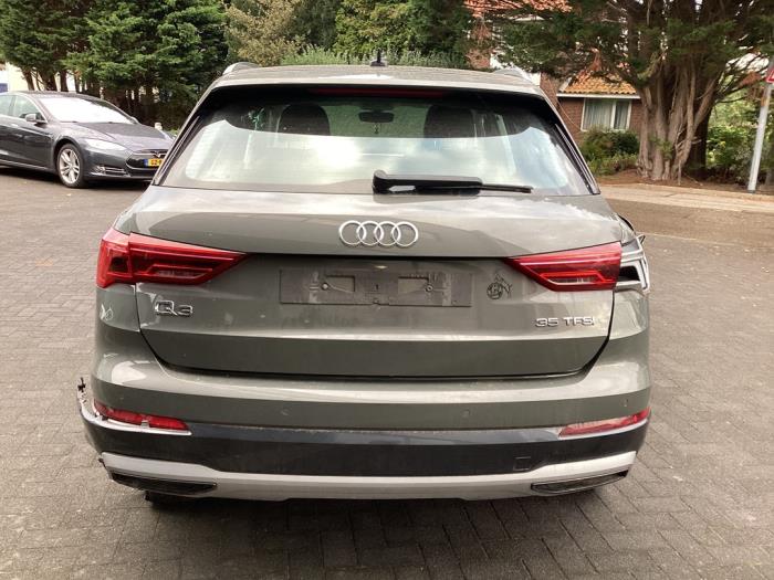 Audi Q3 1.5 35 TFSI 16V Sloopvoertuig (2019, Grijs)
