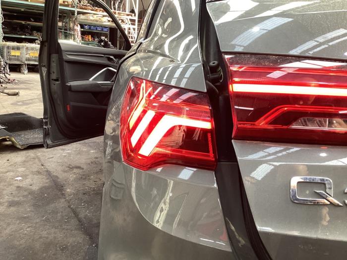Audi Q3 1.5 35 TFSI 16V Sloopvoertuig (2019, Grijs)