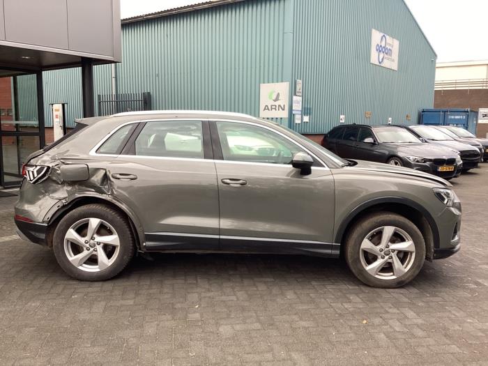 Audi Q3 1.5 35 TFSI 16V Sloopvoertuig (2019, Grijs)