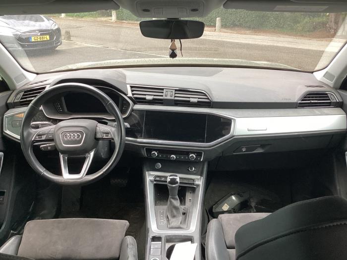 Audi Q3 1.5 35 TFSI 16V Sloopvoertuig (2019, Grijs)