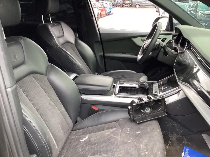 Audi Q7 3.0 V6 24V 55 TFSI Mild Hybrid Sloopvoertuig (2020, Zwart)