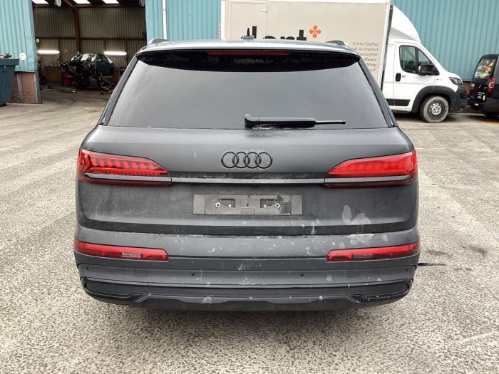 Audi Q7 3.0 V6 24V 55 TFSI Mild Hybrid Sloopvoertuig (2020, Zwart)
