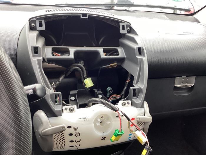 Peugeot 107 1.0 12V Sloopvoertuig (2012, Grijs)