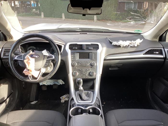 Ford Mondeo 14- Sloopvoertuig (2015, Metallic, Zilvergrijs, Moondust)