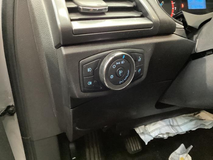 Ford Mondeo 14- Sloopvoertuig (2015, Metallic, Zilvergrijs, Moondust)