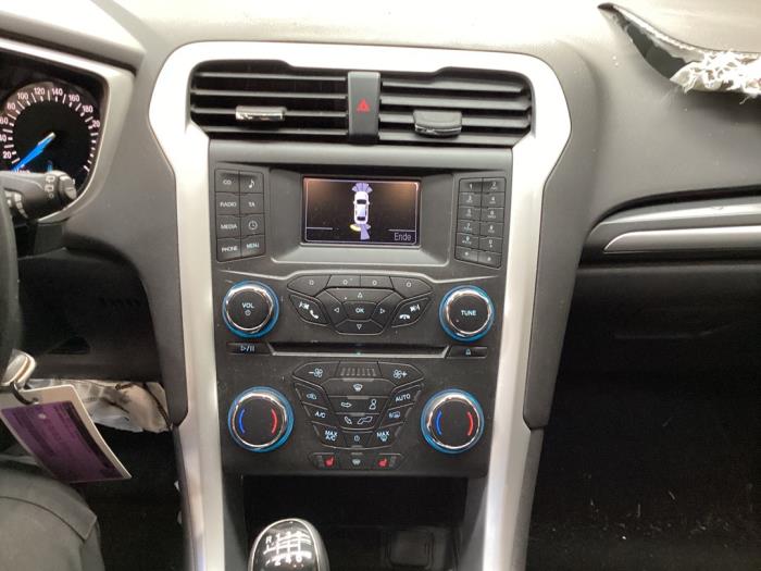 Ford Mondeo 14- Sloopvoertuig (2015, Metallic, Zilvergrijs, Moondust)