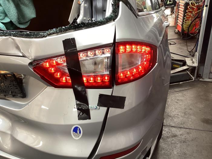 Ford Mondeo 14- Sloopvoertuig (2015, Metallic, Zilvergrijs, Moondust)