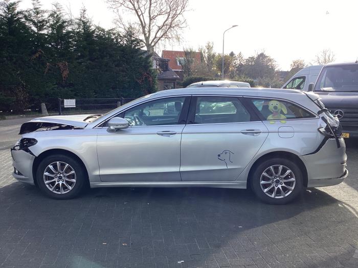 Ford Mondeo 14- Sloopvoertuig (2015, Metallic, Zilvergrijs, Moondust)