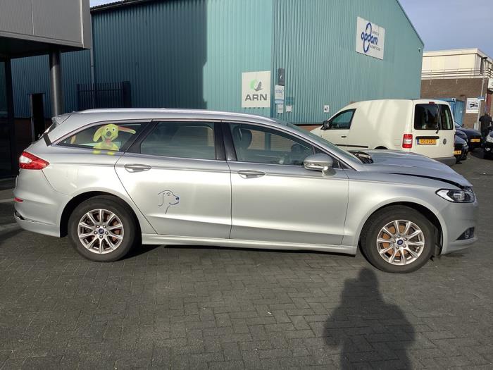 Ford Mondeo 14- Sloopvoertuig (2015, Metallic, Zilvergrijs, Moondust)
