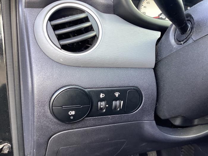 Hyundai i10 1.2i 16V Sloopvoertuig (2009, Zwart)