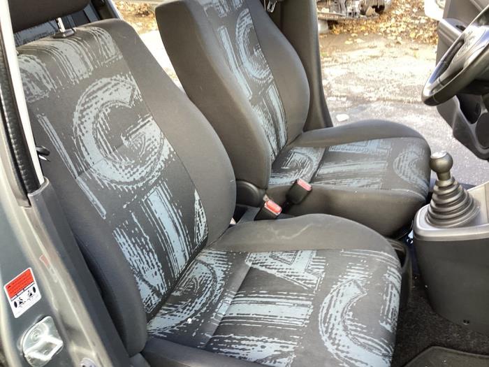 Opel Agila 1.0 12V Sloopvoertuig (2011, Grijs)