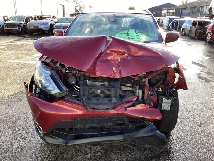 Nissan Qashqai 1.2 DIG-T 16V Schadevoertuig (2017, Rood)