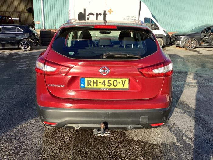 Nissan Qashqai 1.2 DIG-T 16V Schadevoertuig (2017, Rood)