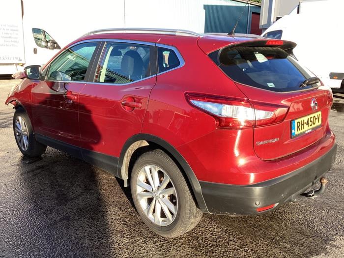 Nissan Qashqai 1.2 DIG-T 16V Schadevoertuig (2017, Rood)