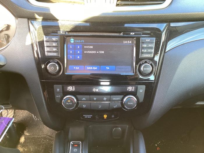 Nissan Qashqai 1.2 DIG-T 16V Schadevoertuig (2017, Rood)