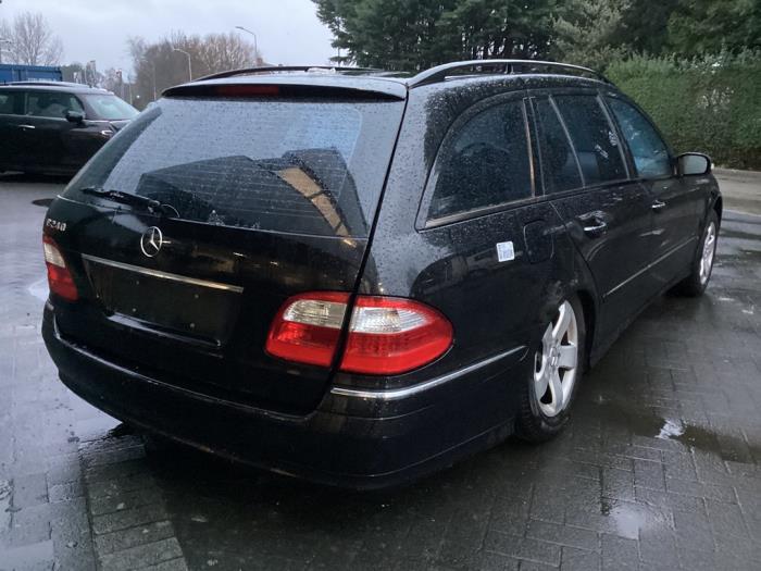 Mercedes E Combi 2.6 E-240 V6 18V Sloopvoertuig (2003, Zwart)