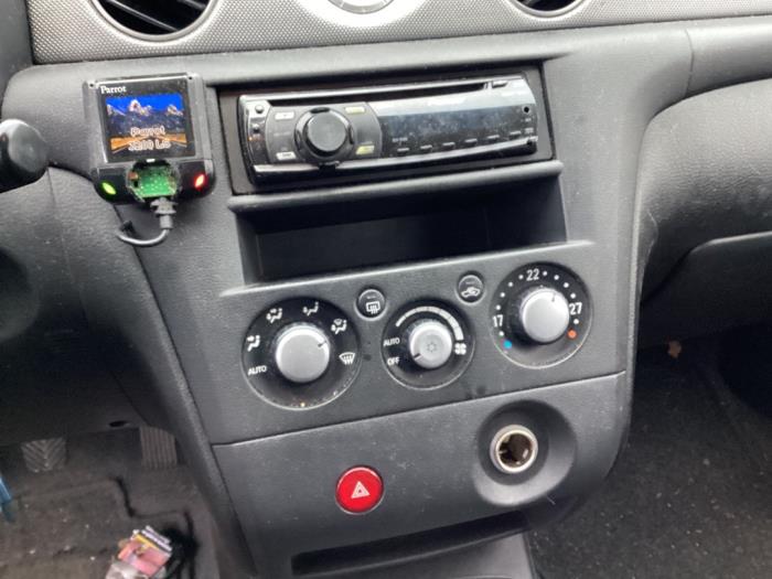 Mitsubishi Outlander 2.0 16V 4x2 Sloopvoertuig (2008, Grijs)