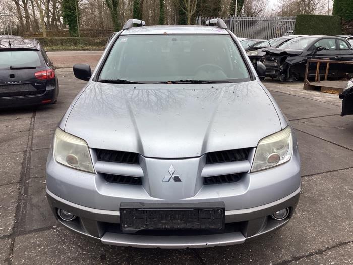 Mitsubishi Outlander 2.0 16V 4x2 Sloopvoertuig (2008, Grijs)