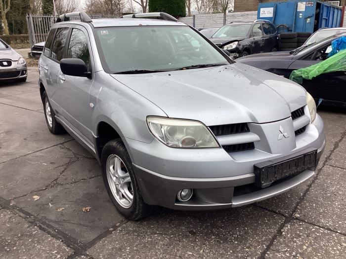 Mitsubishi Outlander 2.0 16V 4x2 Sloopvoertuig (2008, Grijs)
