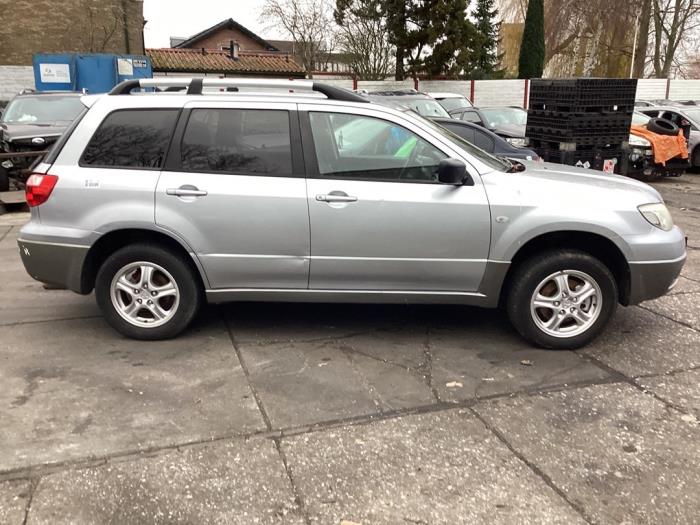 Mitsubishi Outlander 2.0 16V 4x2 Sloopvoertuig (2008, Grijs)